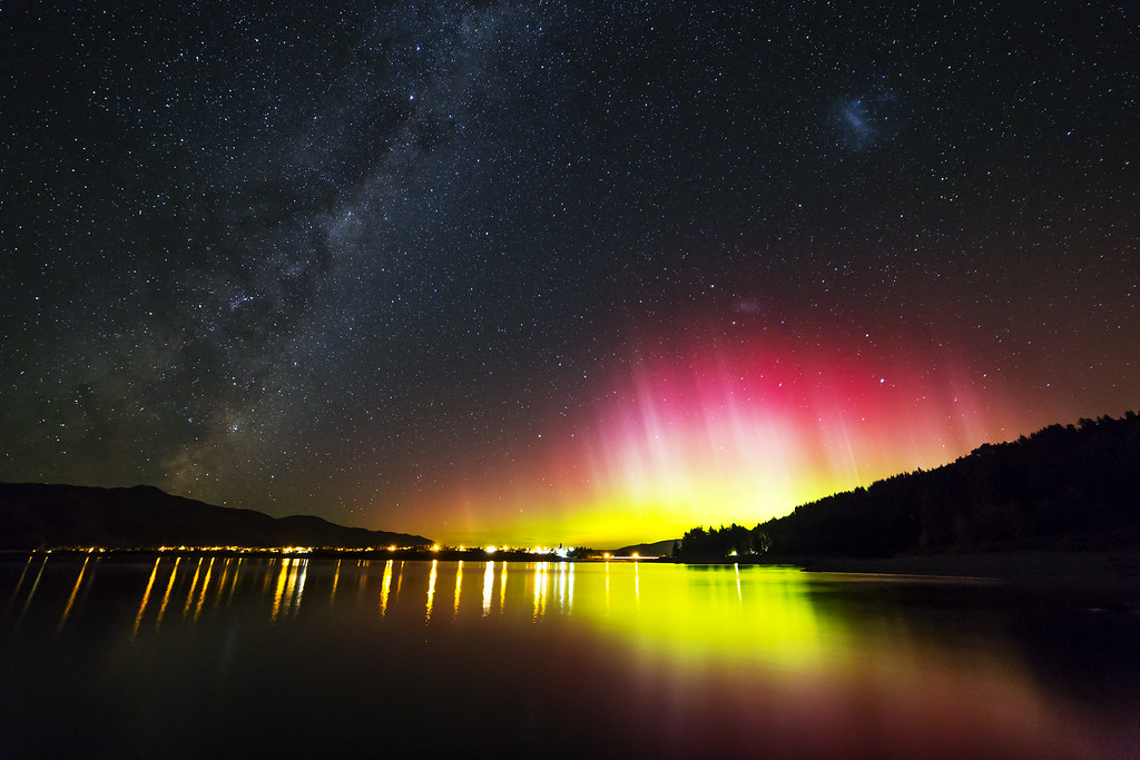 Aurora over Lake Hawea, credit: https://flic.kr/p/U2vmjD